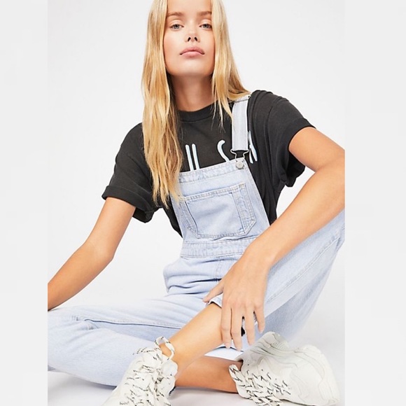 NWT Levi’s Mom Overalls - Size 29 - Picture 2 of 8